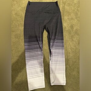 K-deer signature stripe black and white striped leggings